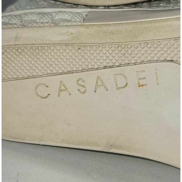 White and Gold Heeled Boots - Picture 4 of 11